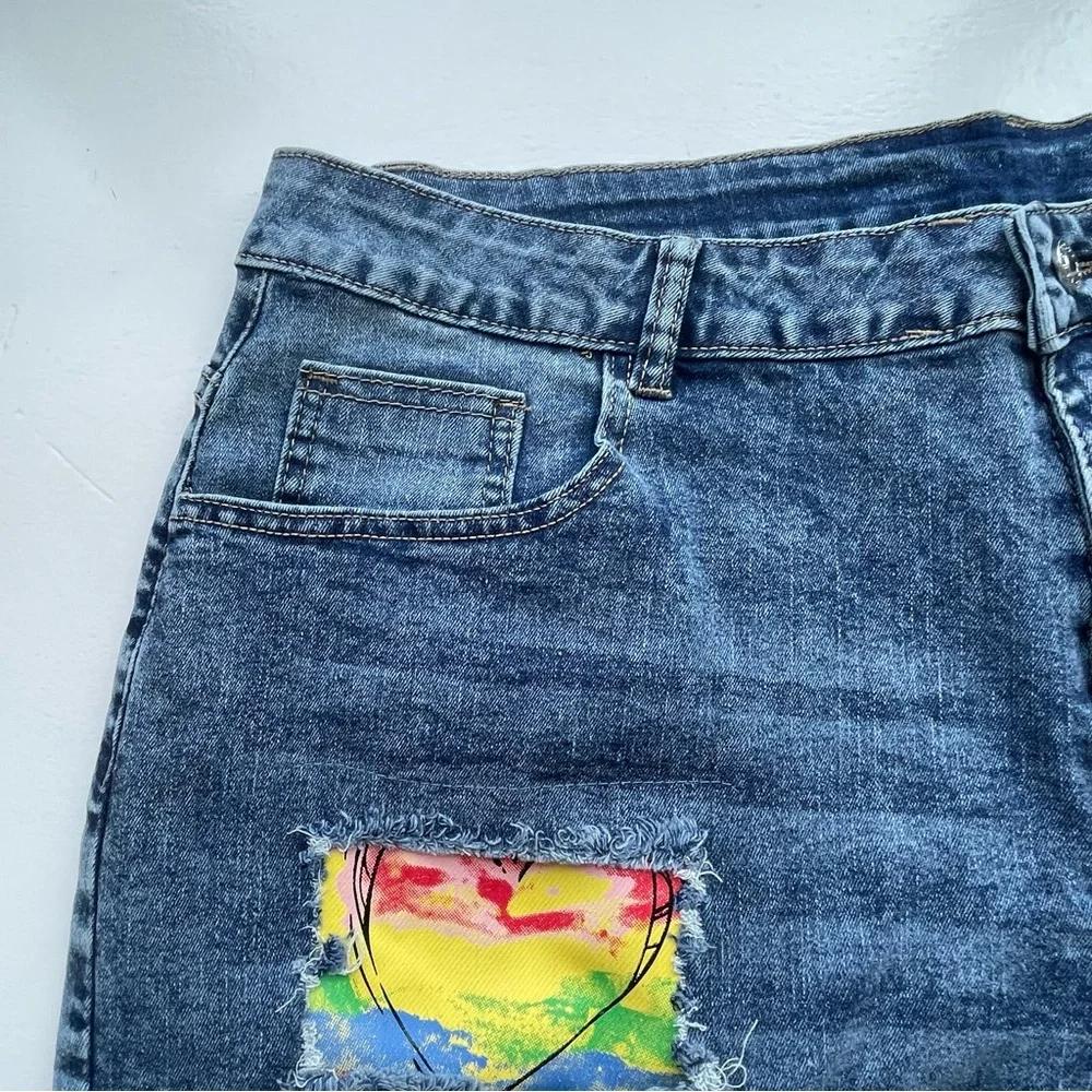 Plus size rainbow heart distressed jean shorts - Picture 4 of 14
